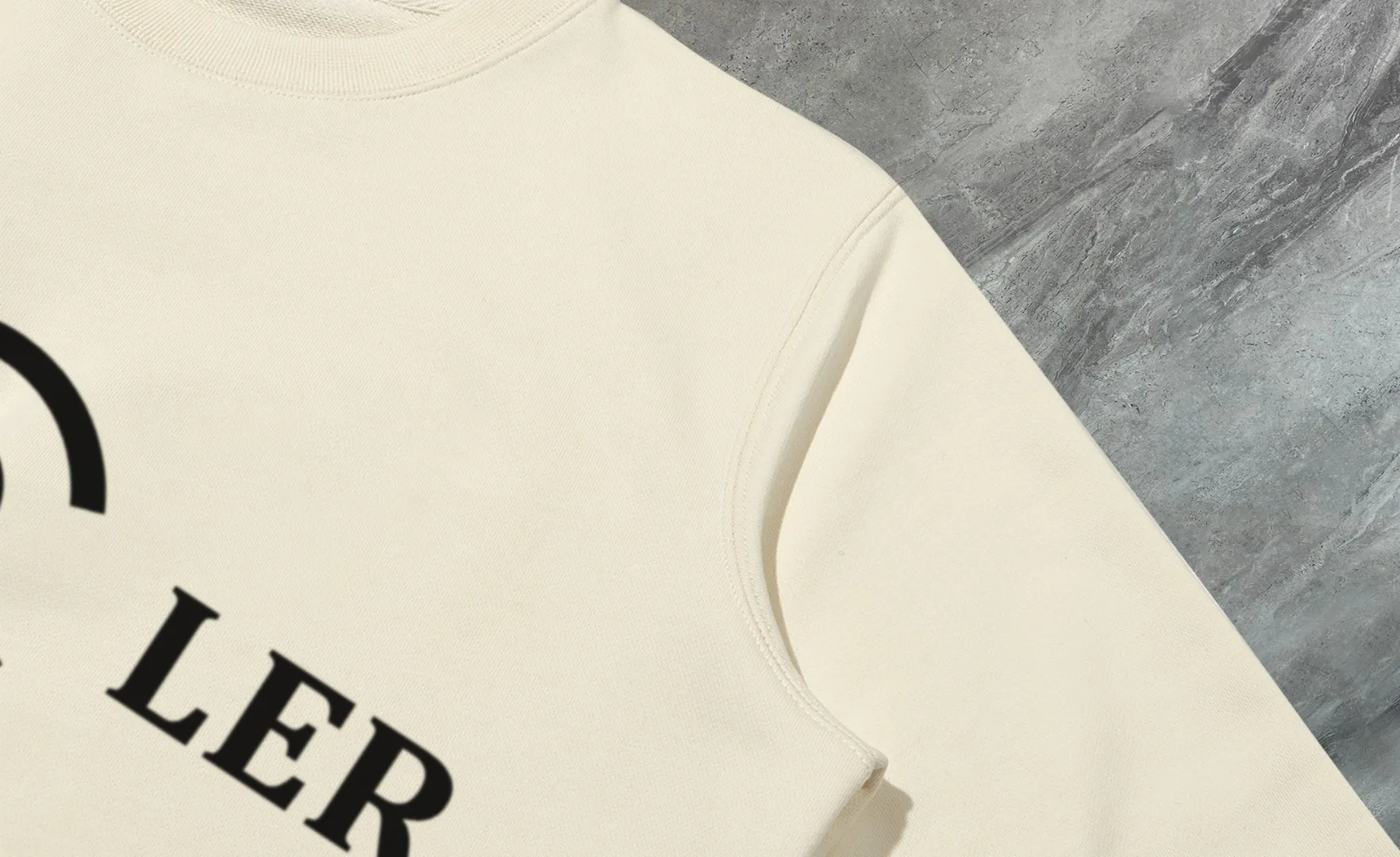 【 In Stock】 〖 𝐌𝐎𝐍𝐂𝐋𝐄𝐑~ 〗 440g ， 😎 ， ， Factory 2025 T ， ， Premium LOGO， Same Style ：Black White Size：S M L XL 2XL